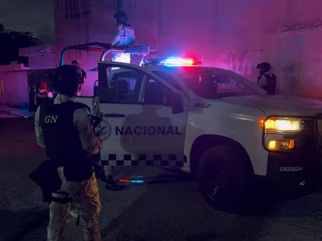 Elementos de la Guardia Nacional llegaron al lugar para resguardarlo.