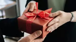 El regalo de intercambio es una tradición en estas fecha