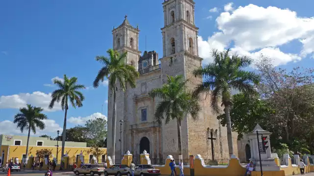 Rechazo y preocupación ante la inminente llegada de Starbucks al pueblo mágico de Valladolid