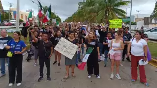 Trabajadores del Poder Judicial se manifiestan en Cancún