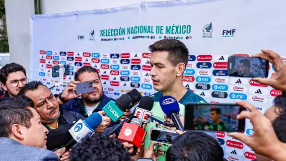 El Cachorro Montes ofreció conferencia en CAR