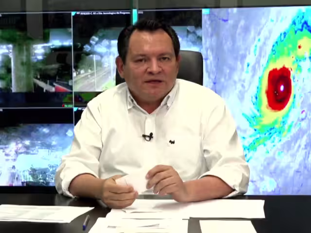 El Gobernador de Yucatán, Huancho Díaz Mena actualizó sobre la situación del huracán Milton a la población.