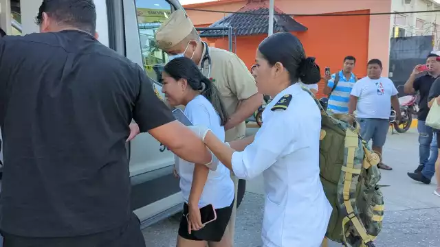 Aparatoso accidente en la colonia Puntilla de Campeche: vehículo queda prensado entre dos tractocamiones