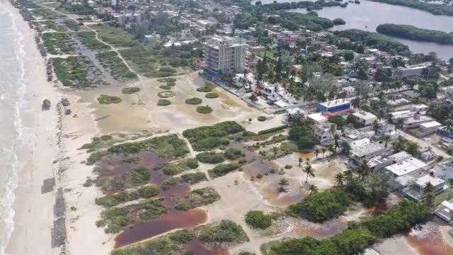 Los habitantes de Sisal denuncian que maquinaria pesada destruyó amplia zona del litoral