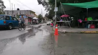 Fugas de aguas negras causan molestias a vecinos de la SM 91 de Cancún