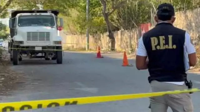 Al acudir al reporte de un volquete mal estacionado, policías encuentran al operador muerto