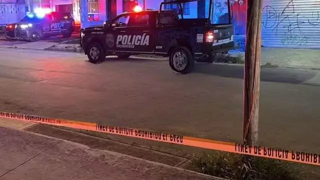 Policías municipales acudieron al domicilio de la víctima para tomar conocimiento de los hechos.