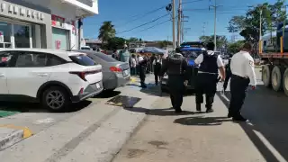 Operativos en Ciudad del Carmen dejan 3 detenidos y dos autos asegurados 