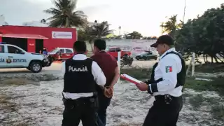 Detienen a hombre tras acusarlo de asalto en Carmen