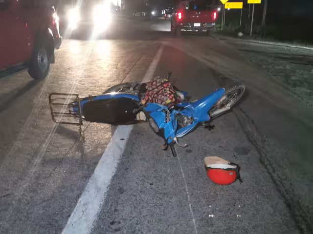 Un motociclista murió y una mujer resultó gravemente herida en un accidente en la carretera Carmen-Puerto Real