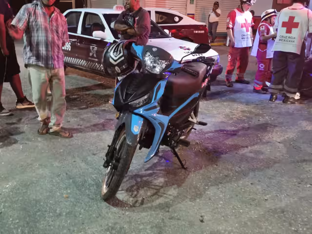 Un motociclista sufrió golpes contusos pero no graves tras ser accidentado por un taxi
