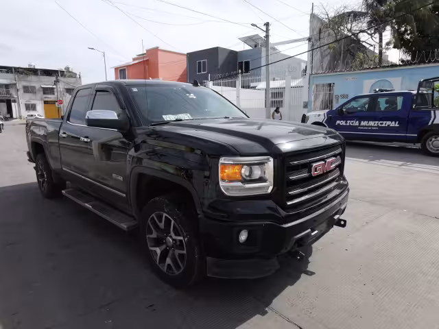 Conductor activa seguro para cubrir gastos médicos