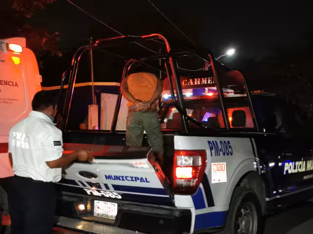 Hombre es detenido en Miguel de la Madrid por agredir a su expareja.
