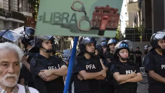 El escándalo representa una de las mayores crisis políticas para el gobierno de Javier Milei El escándalo representa una de las mayores crisis políticas para el gobierno de Javier Milei