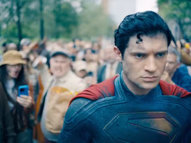 Primer tráiler de Superman muestra el nuevo reinicio de DC en el cine.