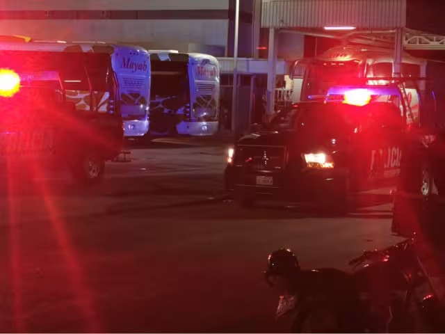 Detienen a joven por arma de fuego; buscaba llegar a Playa del Carmen