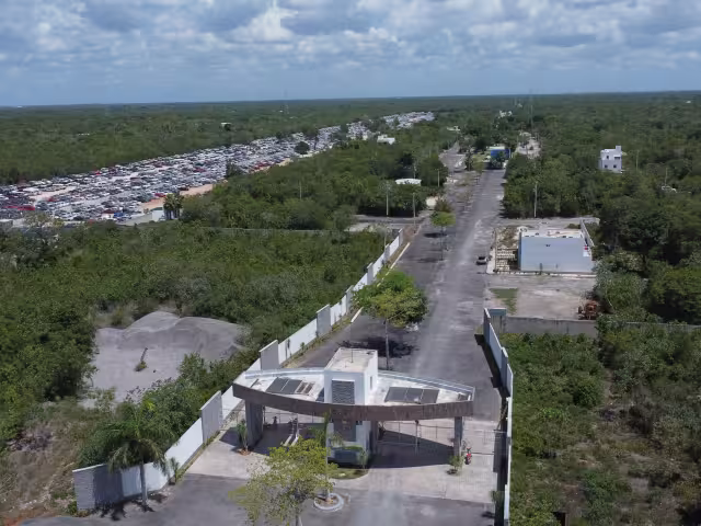 De acuerdo con investigaciones, las víctimas firmaron contratos en un lugar ficticio, con la promesa de adquirir su vivienda, pero nunca recibieron la propiedad.