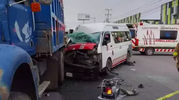 Choque de combi deja un muerto y 14 heridos en Tultitlán, Estado de México Choque de combi deja un muerto y 14 heridos en Tultitlán, Estado de México