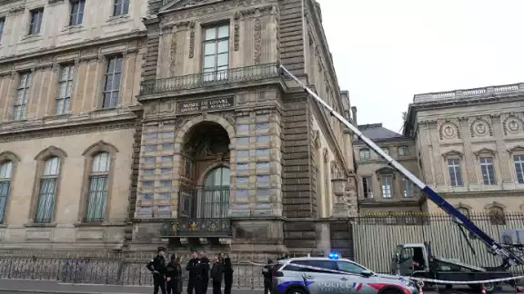 Delincuentes roban piezas de Napoleón y Eugenia de Montijo en París Delincuentes roban piezas de Napoleón y Eugenia de Montijo en París