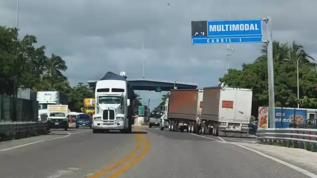 Transportistas de Campeche denuncian inseguridad, extorsiones y abusos administrativos.