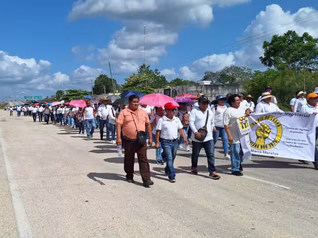 Los manifestantes partieron en los diferentes accesos, como en la carretera a Chetumal, Mérida y Tulum
