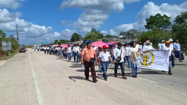 Los manifestantes partieron en los diferentes accesos, como en la carretera a Chetumal, Mérida y Tulum