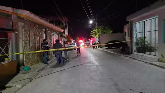 Las autoridades cerraron el lugar y el Servicio Médico Forense levantó el cuerpo para la necropsia Las autoridades cerraron el lugar y el Servicio Médico Forense levantó el cuerpo para la necropsia