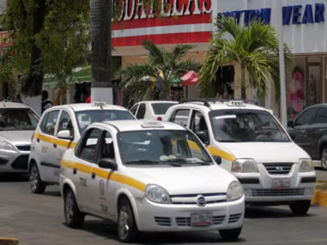Los taxistas han sido señalados en varias ocasiones de dar mal servicio y faltar al respeto.