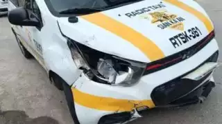 Taxista impacta a motociclista en la colonia Lázaro Cárdenas de Chetumal