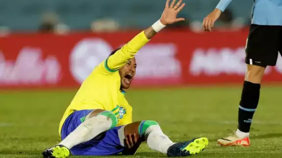 Neymar en el momento de su lesión Neymar en el momento de su lesión