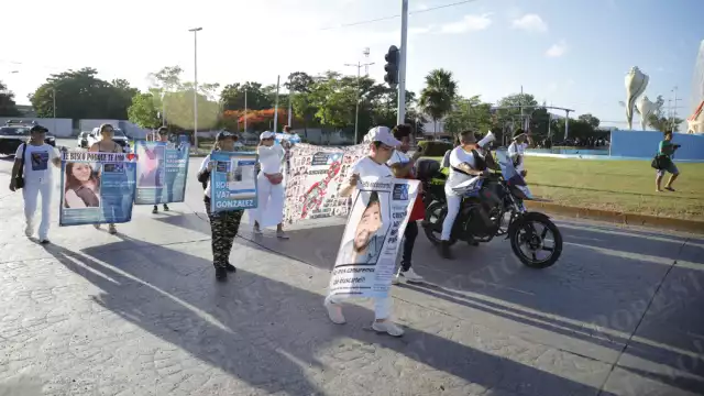 Colectivos de Veracruz, CDMX, Sinaloa, Jalisco y el EDOMEX difundieron su fotografía y comenzaron a organizarse para colaborar en la búsqueda