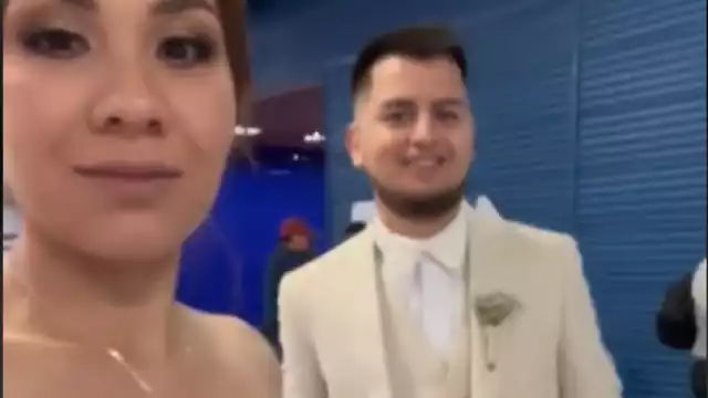 La pareja robó la atención en su llegada a Cancún