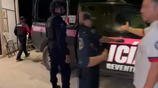 “Uno de ellos arremetió contra mi hijo": Familia denuncia presunto abuso policial en Tulum; joven detenido sin motivo