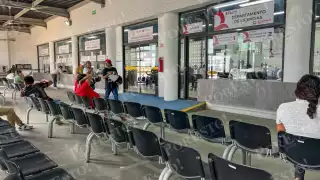 Reportan caída del sistema en la dirección de tránsito de Cancún y suspenden servicio