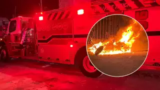 Mujer sufre incendio de su motocicleta en Playa del Carmen; señalan a su ex pareja como presunto responsable