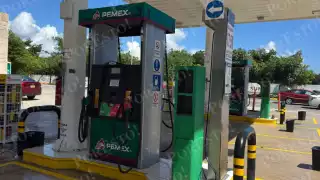 Falla del sistema en gasolineras Pemex deja sin combustible a vecinos de Playa del Carmen