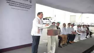 Encabeza Joaquín Díaz Mena supervisión del dragado en el Puerto de Altura de Progreso