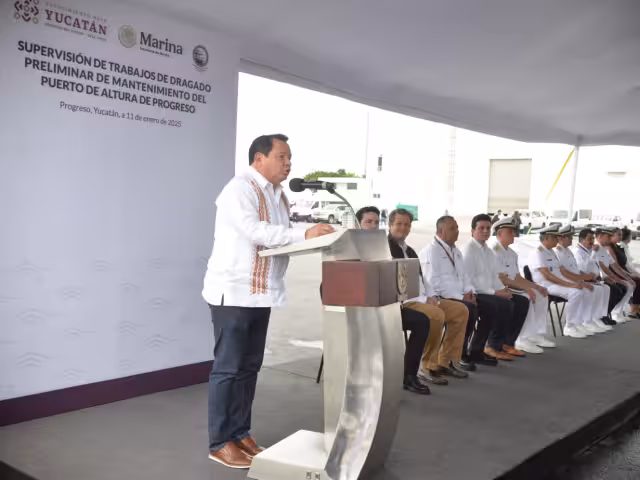 El Gobernador Joaquín Díaz Mena, encabezó la supervisión del dragado preliminar del Puerto de Altura de Progreso