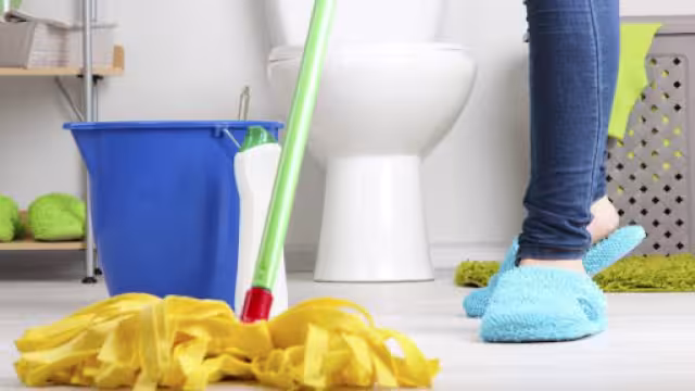 Despídete del sarro: soluciones naturales para limpiar los azulejos del baño