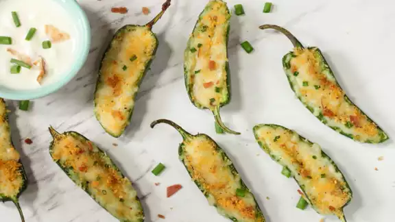 El arte gastronómico del chile poblano y el chile xcatic