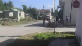 Vecinos frustran robo en Escárcega: Persiguen a ladrón y recuperan pertenencias de una mujer