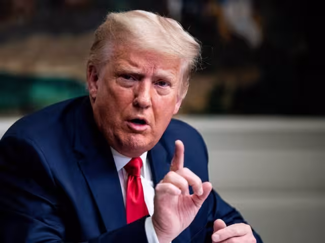 Con el 51.8%, este sábado ganó la opción de regresar la cuenta de Twitter al expresidente Donald Trump