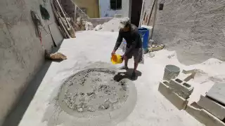 Día de la Santa Cruz: Albañiles en Campeche denuncian abandono y falta de empleo en su día