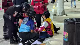 Trabajador se lesiona tras aparatosa caída mientras colocaba banderines en malecón de Carmen