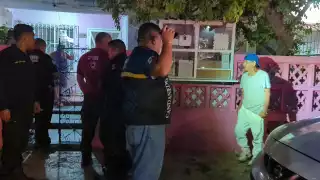 Problemas familiares llevan a hombre a dormir en un árbol en Ciudad del Carmen