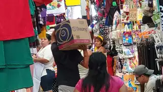 Locatarios del mercado de Carmen, planean echar a ambulantes