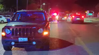 Tres vehículos involucrados en accidente afectan tráfico en carretera Carmen–Puerto Real 