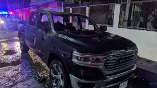 Incendiaron intencionalmente camioneta de ‘Campechano JR’, conocido empresario en Ciudad del Carmen