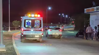 Dos jóvenes heridos tras de derrapar de su motocicleta en Ciudad del Carmen  