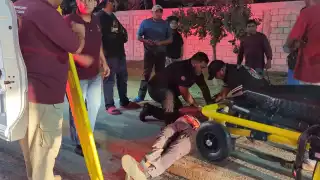 Motociclista ebrio pierde el control y derrapa en avenida de Carmen